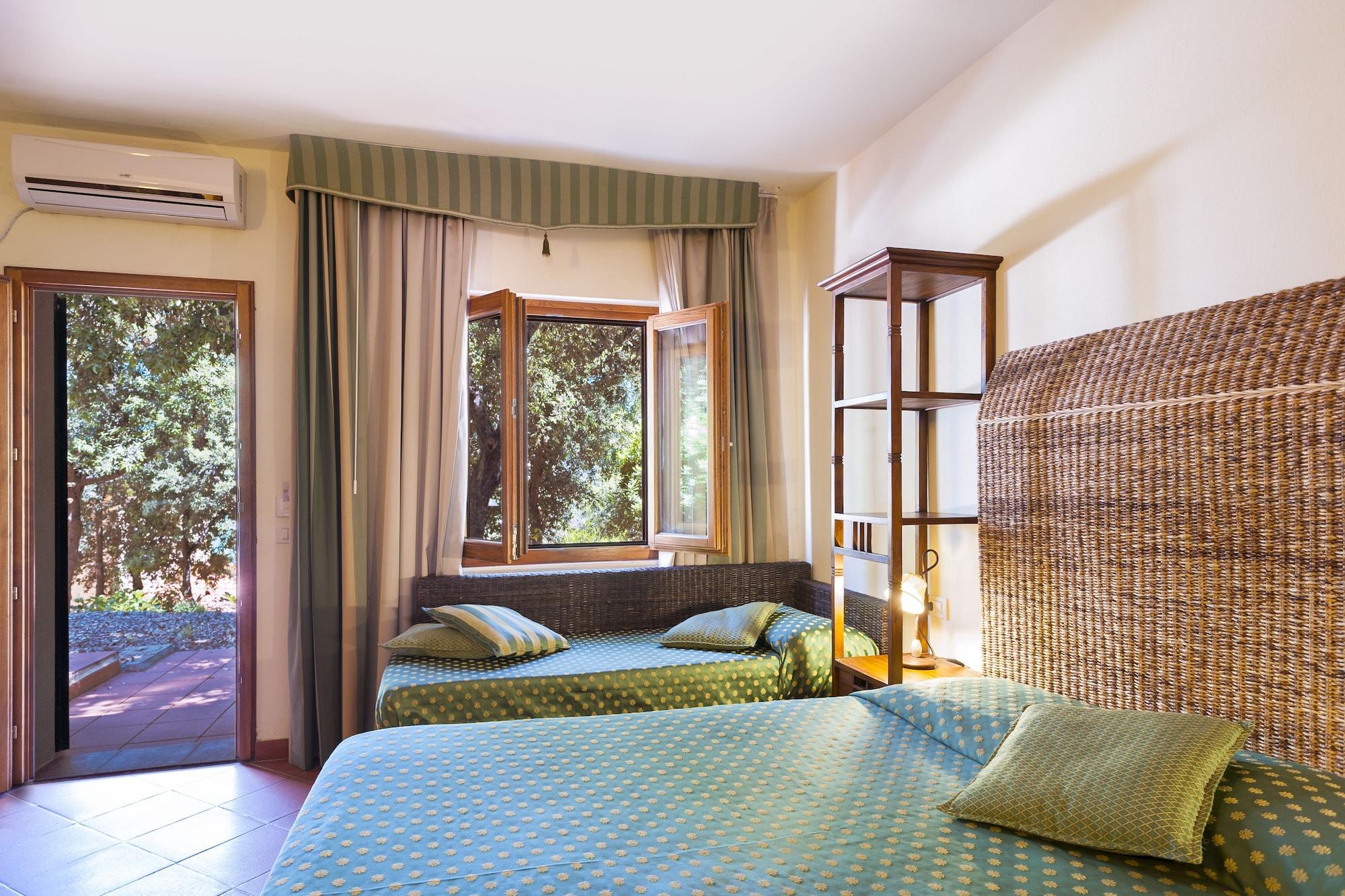 La Perla Del Golfo Hotel 4*