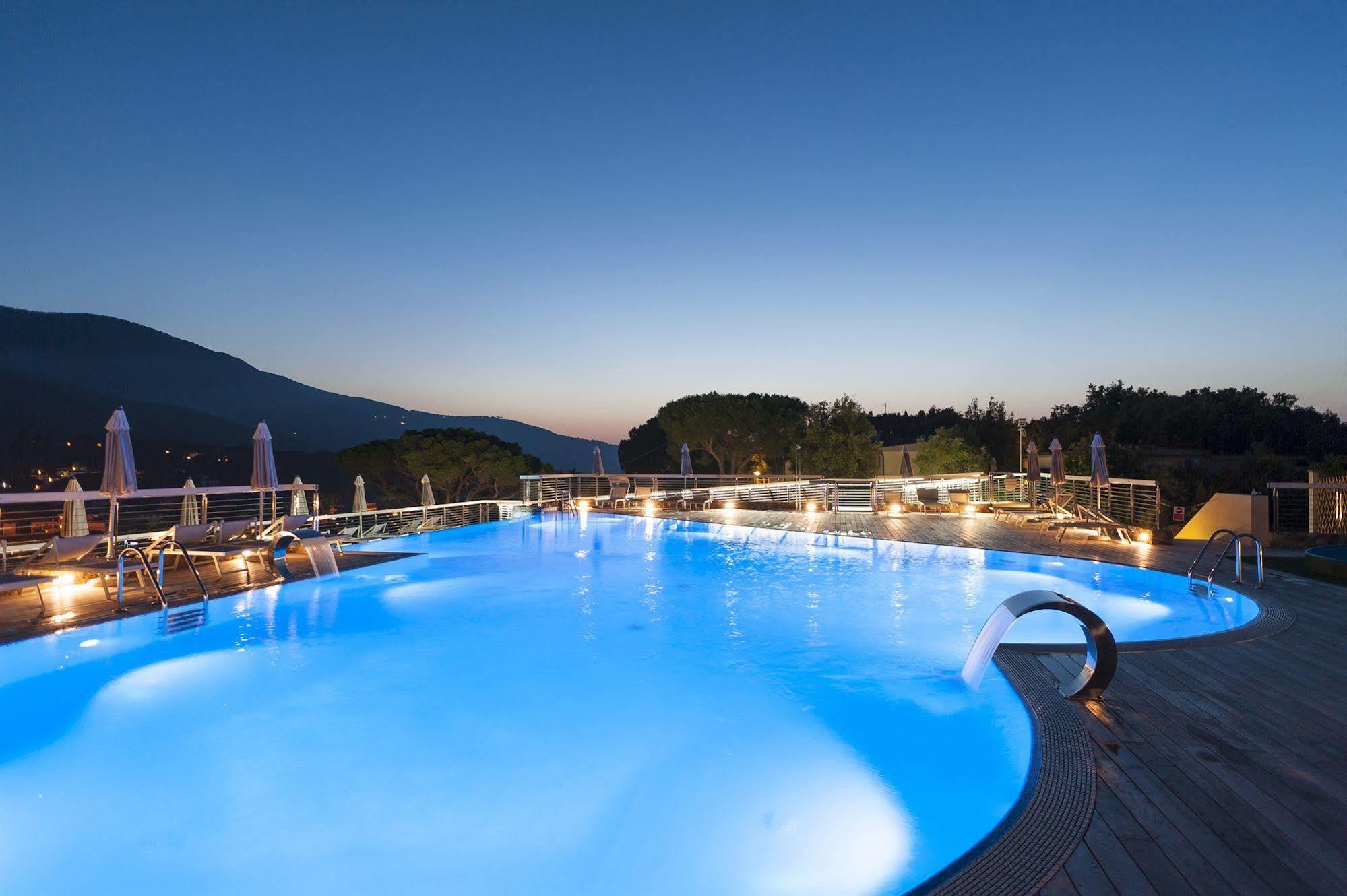 La Perla Del Golfo Hotel 4*